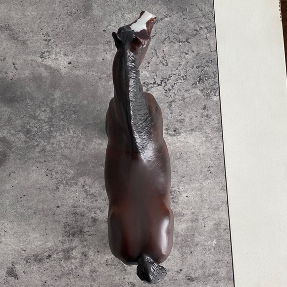 Breyer TSC 80th Anniversary Alba Clydesdale Mare - Picture 5 of 14